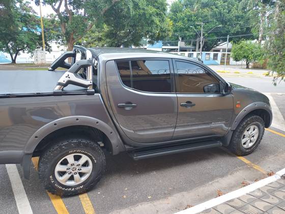 MITSUBISHI L200 TRITON 3.2 GLS 4X4 CD 16V TURBO INTERCOLER DIESEL 4P MANUAL MITSUBISHI L200 TRITON 3.2 GLS 4X4 CD 16V TURBO INTERCOLER DIESEL 4P MANUAL